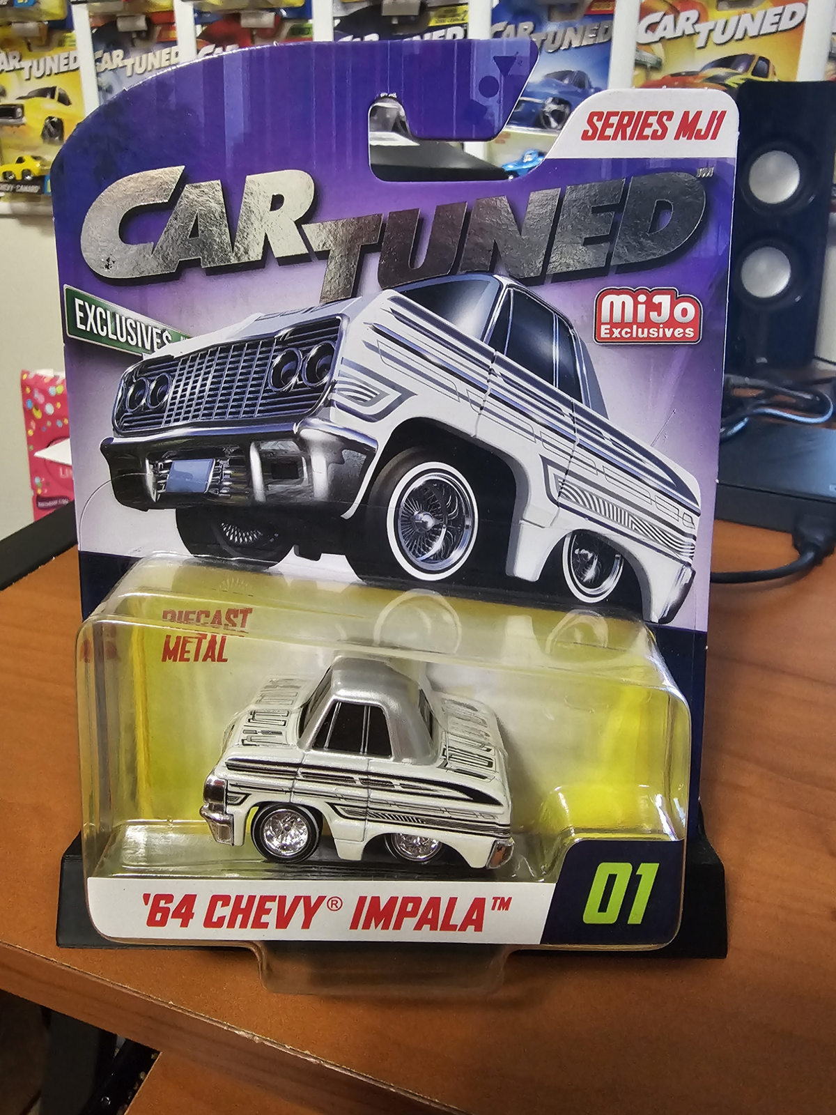 CarTuned Mijo Exclusives Series, 1964 Chevrolet Impala (Lowriders) White